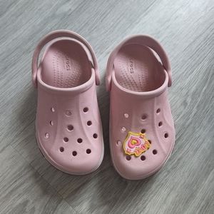 Crocs pink